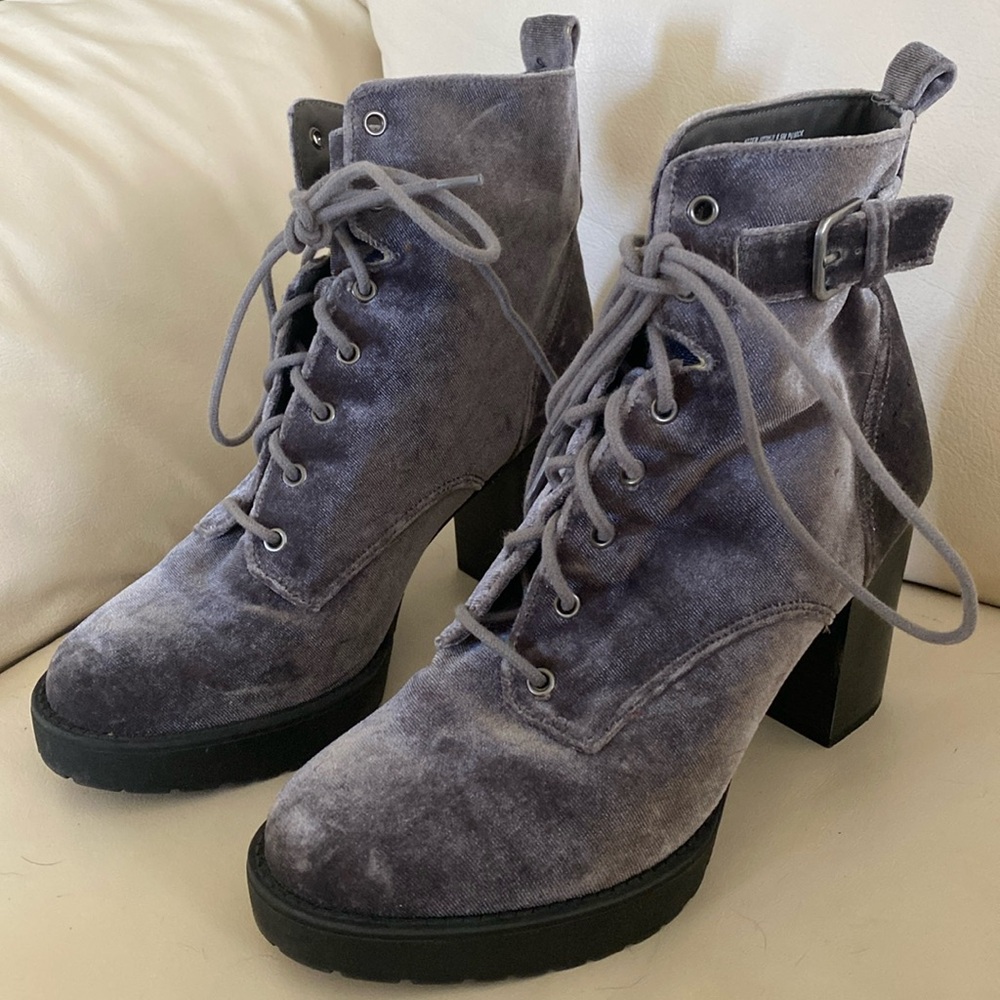 Jitter JtittolJ1sm pu sock texture upper soft grey boot heel size 9.5 haves.